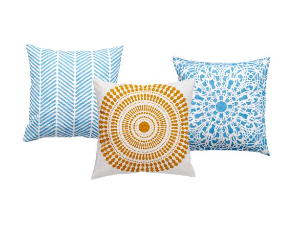 DIY Stenciled Pillows DIY Stenciled Pillows