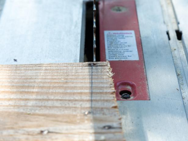Make a stylish industrial coffee table from an upcycled pallet
