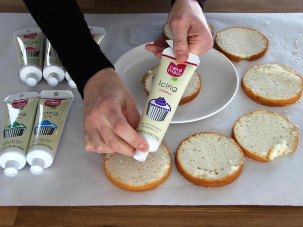 Apply Icing Apply Icing