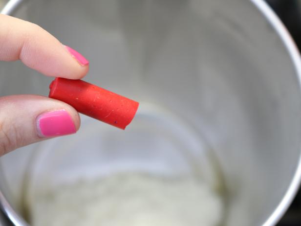 How to Make DIY Ombre Candles How to Make DIY Ombre Candles