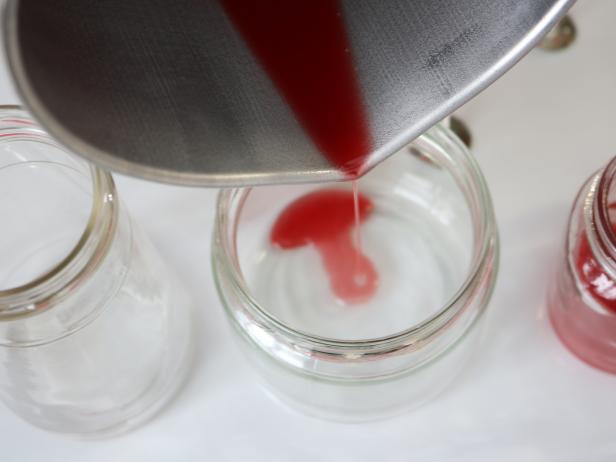 How to Make DIY Ombre Candles How to Make DIY Ombre Candles