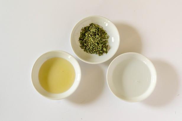 Ingredients for Thyme Counter Cleaner Ingredients for Thyme Counter Cleaner