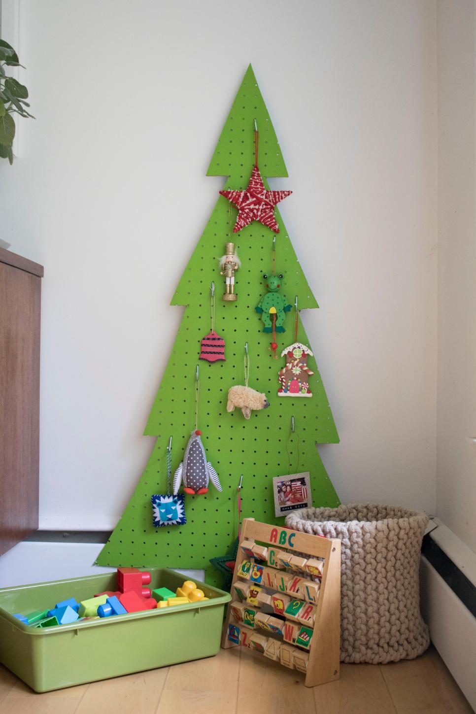 Deck the Walls With One of These Small-Space Christmas Trees | DIY