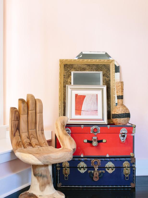 Eclectic Decor with Frames and Suitcases Eclectic Decor with Frames and Suitcases