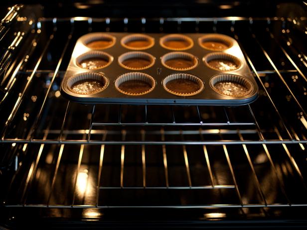 Bake Chocolate Cupcakes Chocolate Cupcakes in the Oven