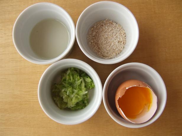 Grated Zucchini, Olive Oil, Oat Flour And Egg Yolk Zucchini Facial Mix For Dry Skin