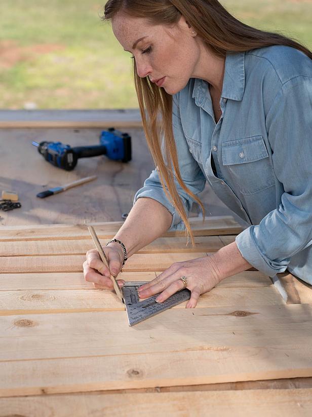 Mina Starsiak of Good Bones partners with Lowes. Not to be used for alternative clients/purposes.