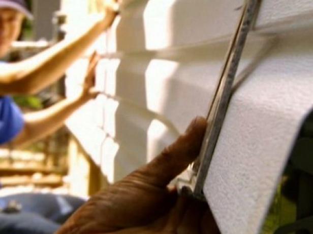 Tips for Cutting Vinyl Siding Video | DIY