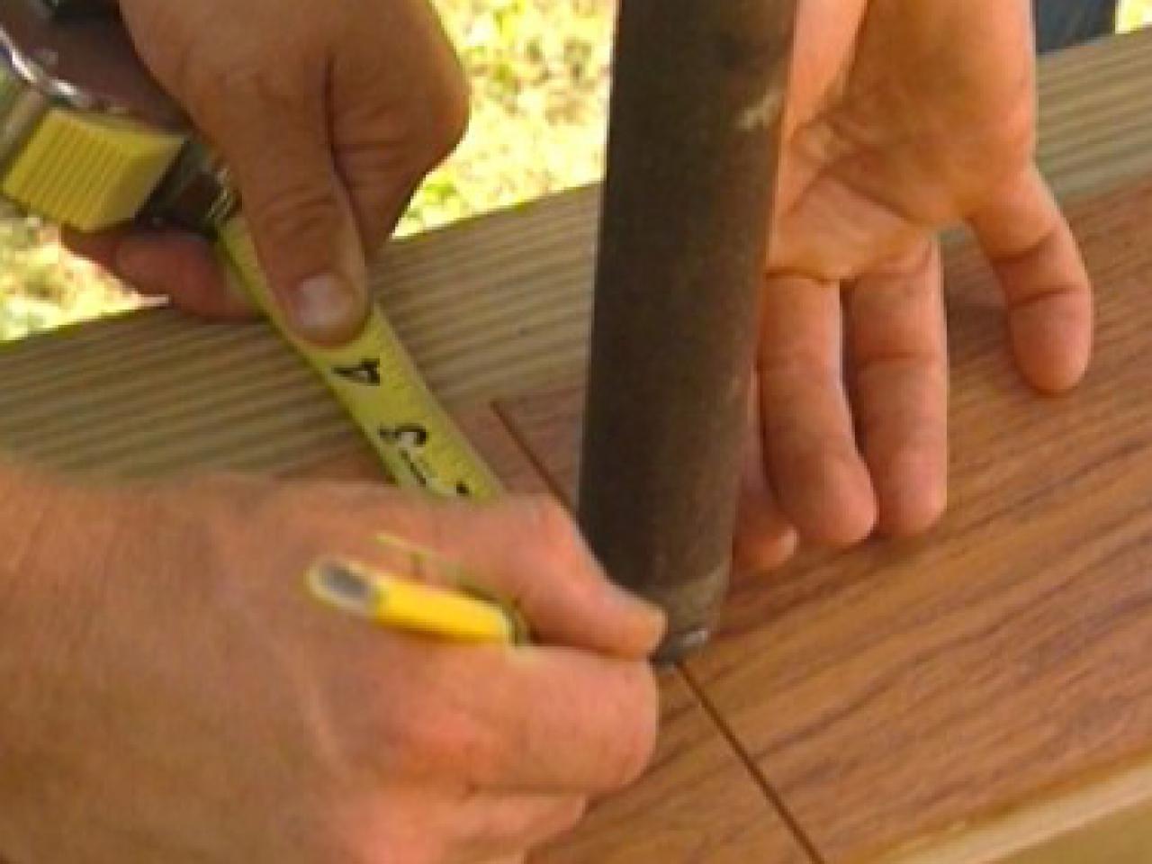 Finish Installing Laminate Flooring, How To Cut Laminate Flooring Around A Curve