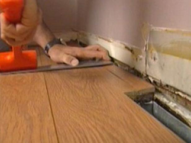 To Finish Installing Laminate Flooring, How To Install Laminate Flooring Around Walls