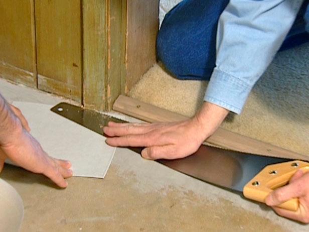How To Install Vinyl Flooring Tos, How To Lay Down Vinyl Flooring On Concrete