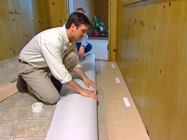 How To Install Vinyl Flooring Tos, Laying Vinyl Sheet Flooring Over Concrete