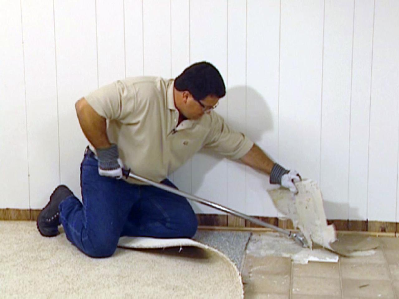 How to Remove and Add Vinyl Flooring | how-tos | DIY