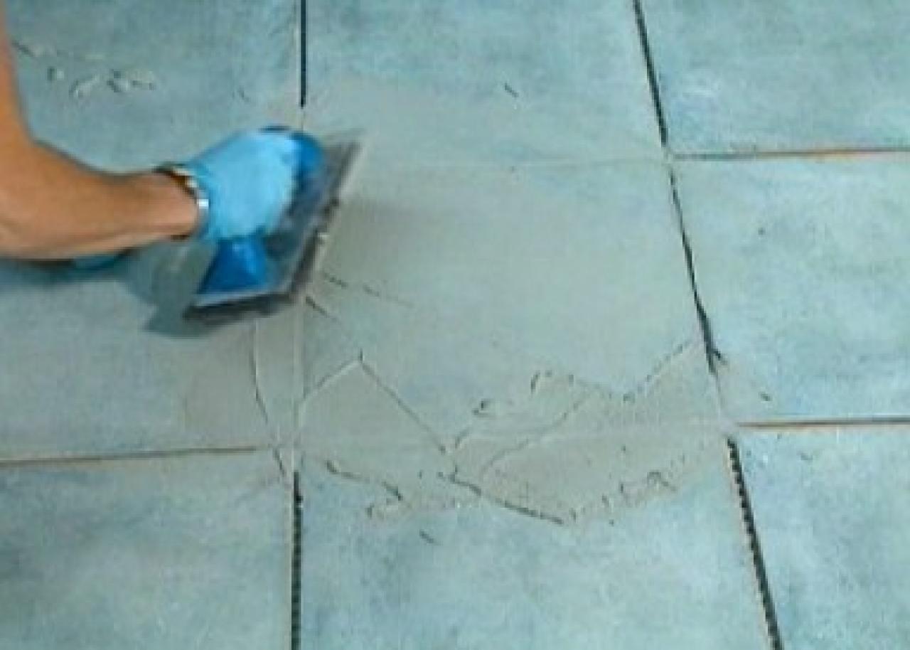 How to Tile a Floor | how-tos | DIY