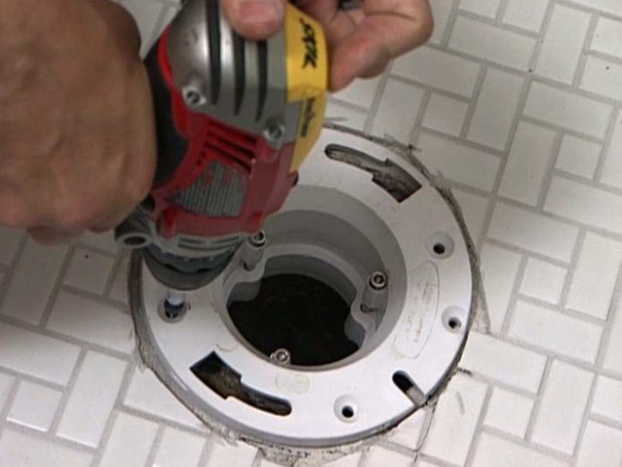 Install The Cove Base Tile And Toilet, Mounting A Toilet On Tile Floor