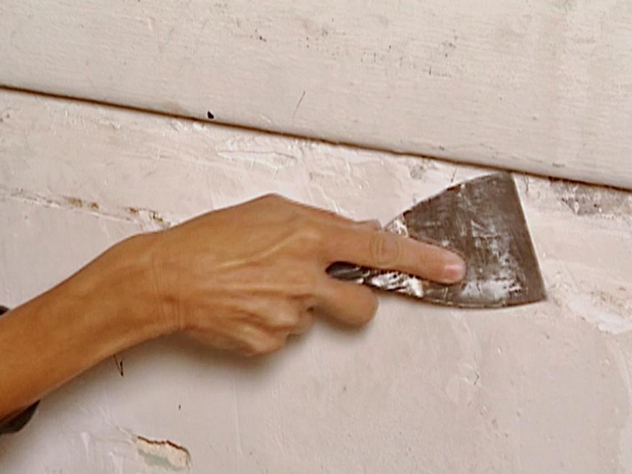 How to Repair a Plaster Wall  how-tos  DIY