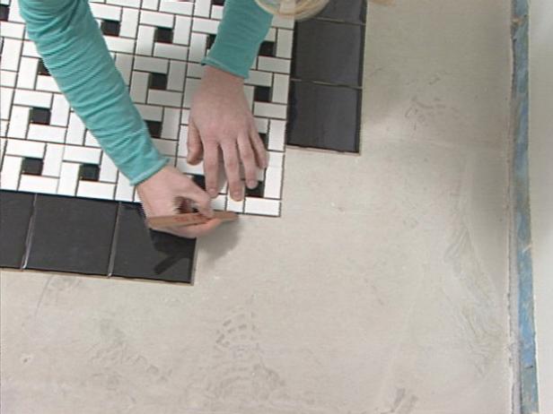 How To Install A Mosaic Tile Floor, How To Lay Mosaic Tile In Shower Floor