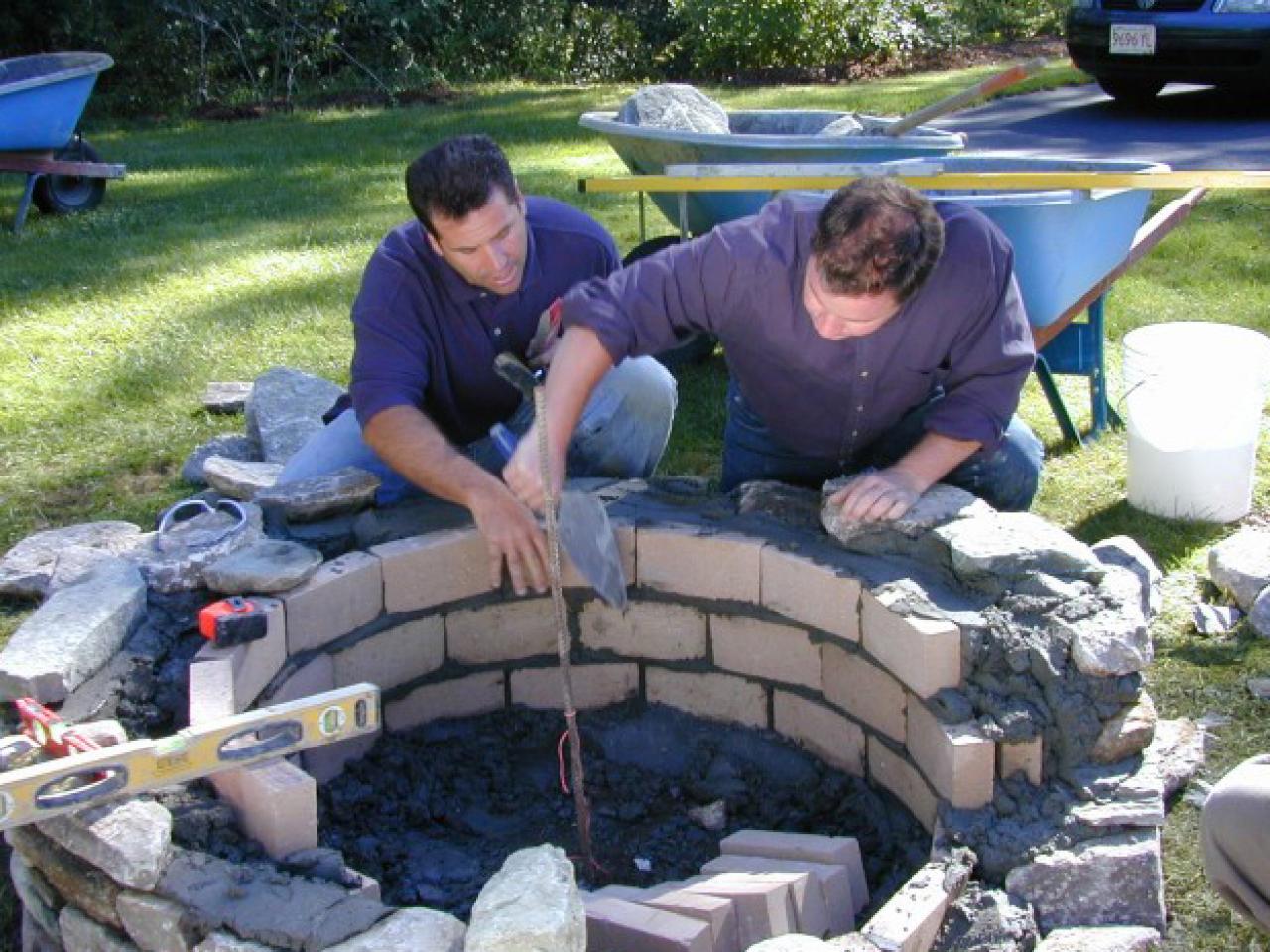 How To Build A Stone Fire Pit How Tos Diy