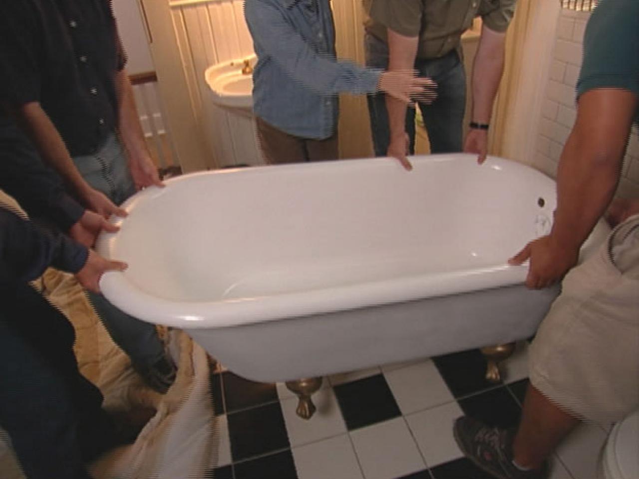 porcelain clawfoot tub