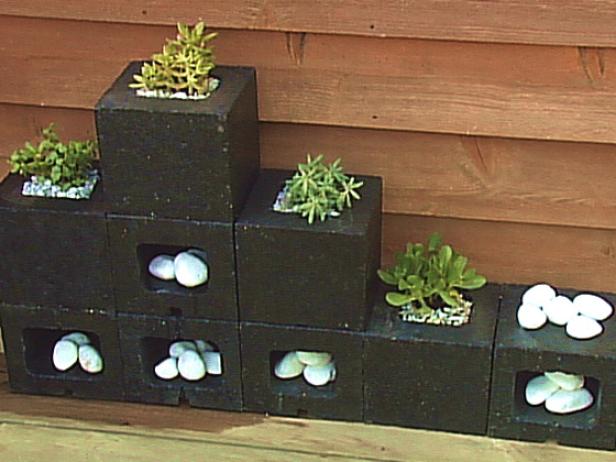 Planters Made from Cinderblocks | DIY