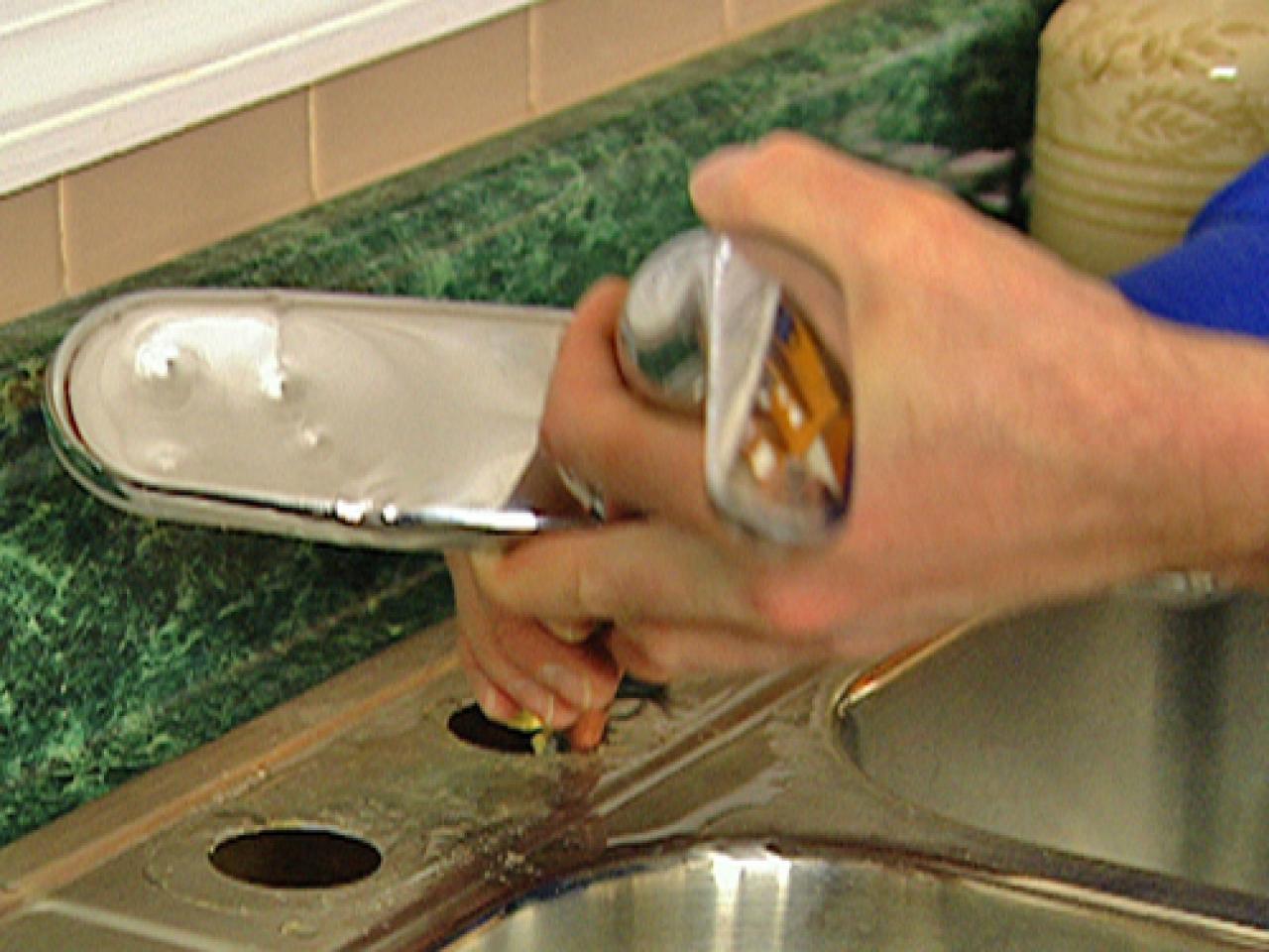 How To Remove And Replace A Kitchen Faucet How Tos Diy