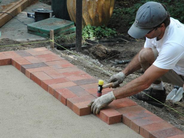 How To Lay A Brick Paver Patio, How To Lay Cement Patio Blocks