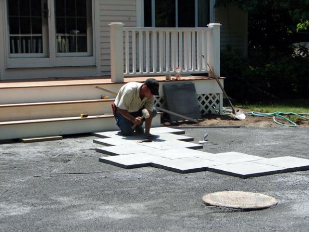 How To Build A Kidney Shaped Patio And Sitting Wall How Tos Diy