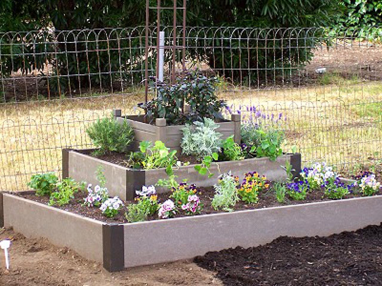 Raised Bed Gardens DIY