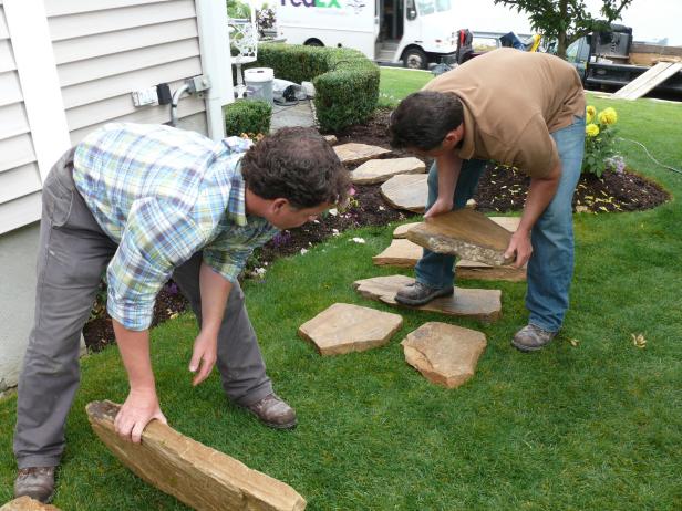 Building A Stone Walkway How Tos Diy, How To Put In A Flagstone Patio On Lawn