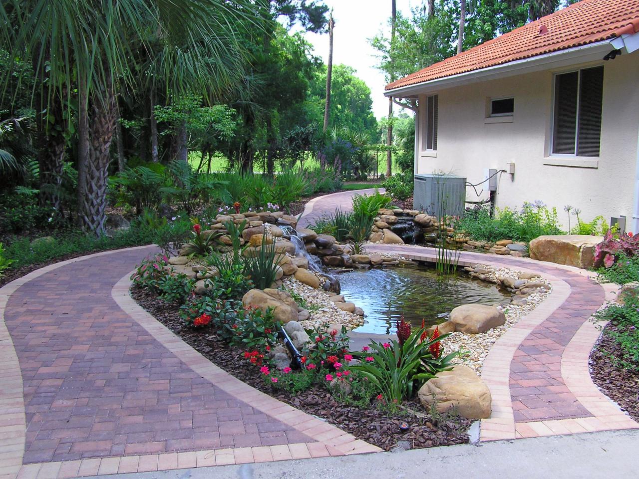 75 Beautiful Side Yard Landscaping Pictures  Ideas