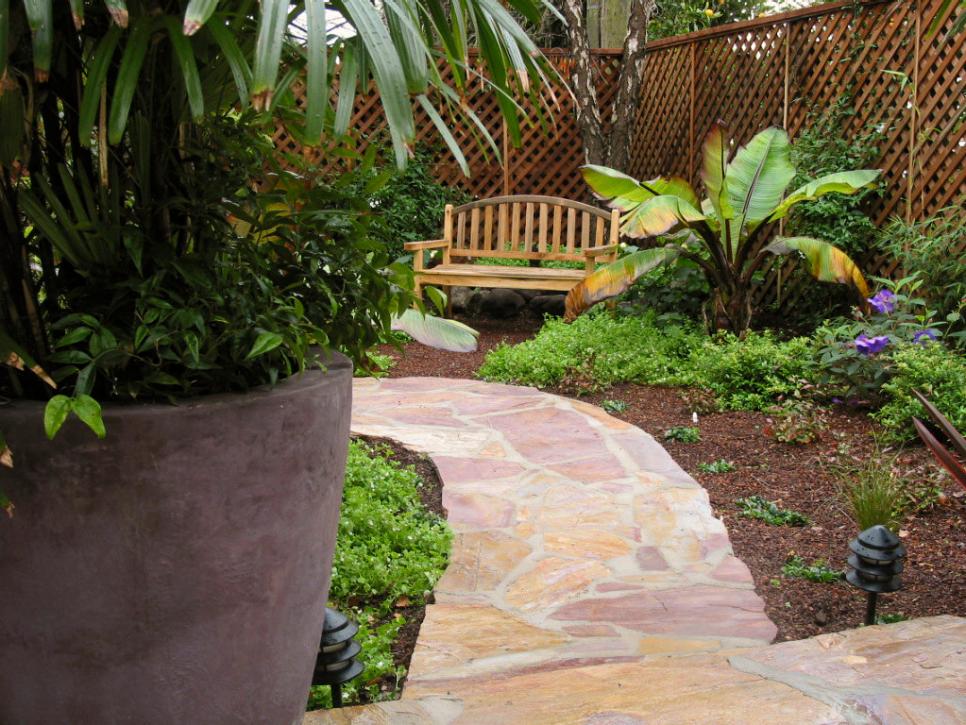 12 Budget-Friendly Backyards | DIY