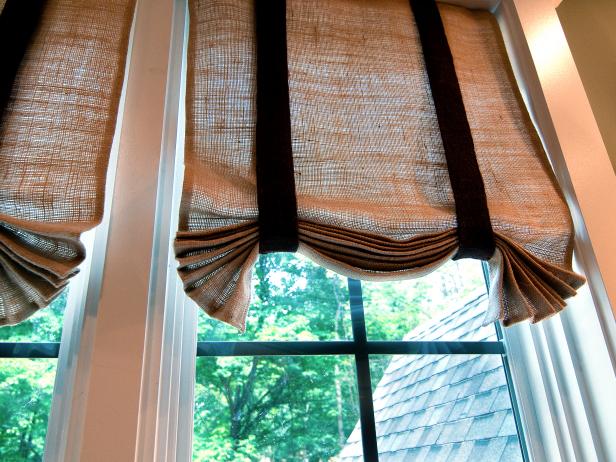 Custom Burlap Window Curtains in Guest Bedroom | DIY