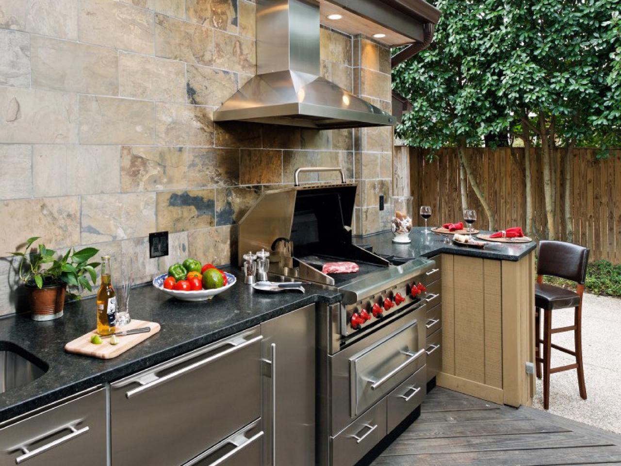 Outdoor Kitchen Home More Appealing