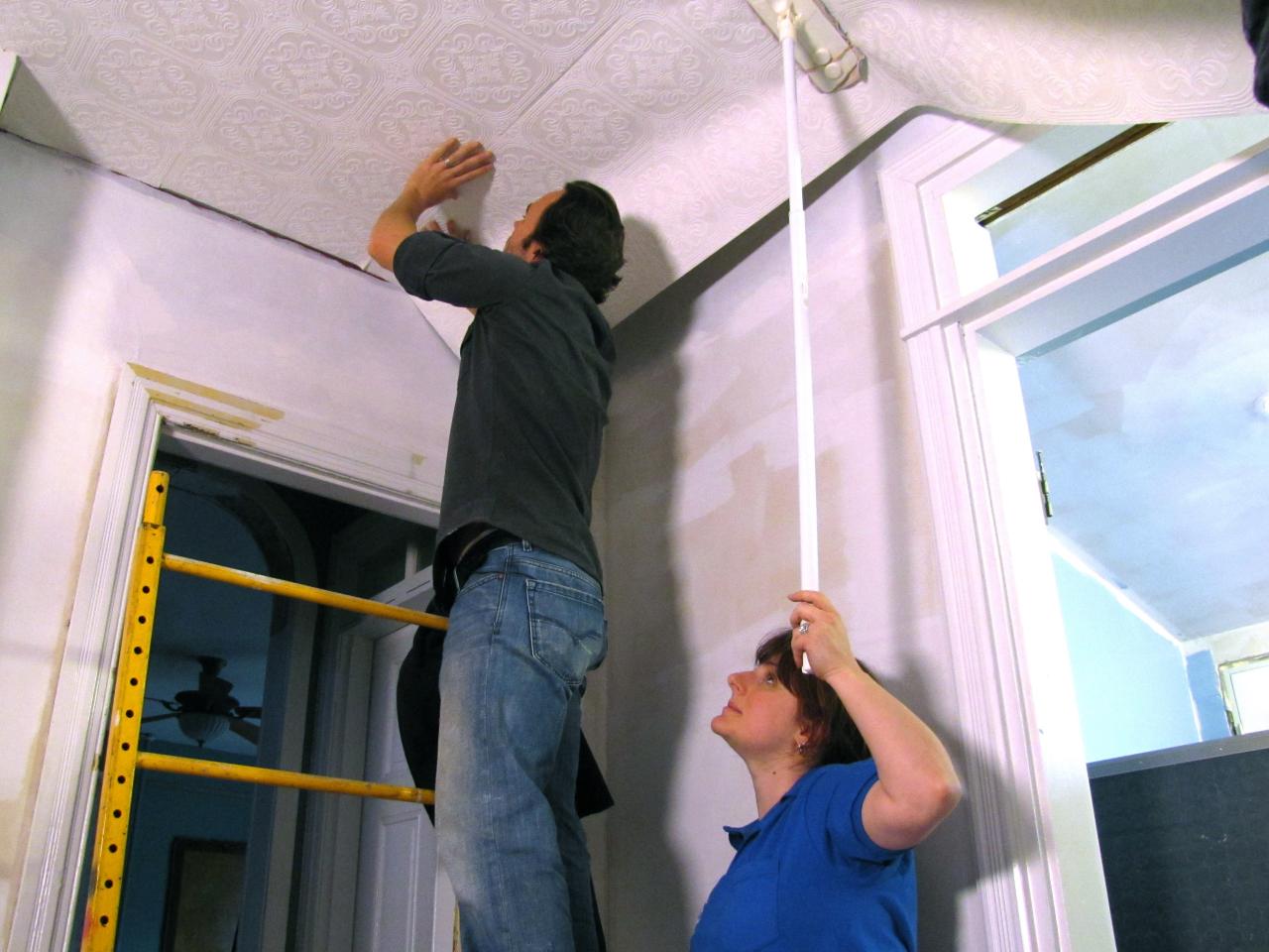 How To Hang Wallpaper On A Ceiling How Tos Diy