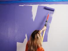 Ultimate-How-To-Original_Wall-Painting-33-roll-paint-wall_s4x3