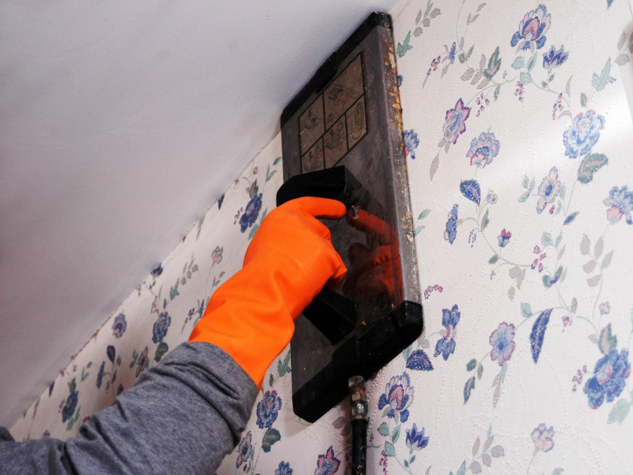 How To Remove Wallpaper Using Solvents Or Steam How Tos Diy