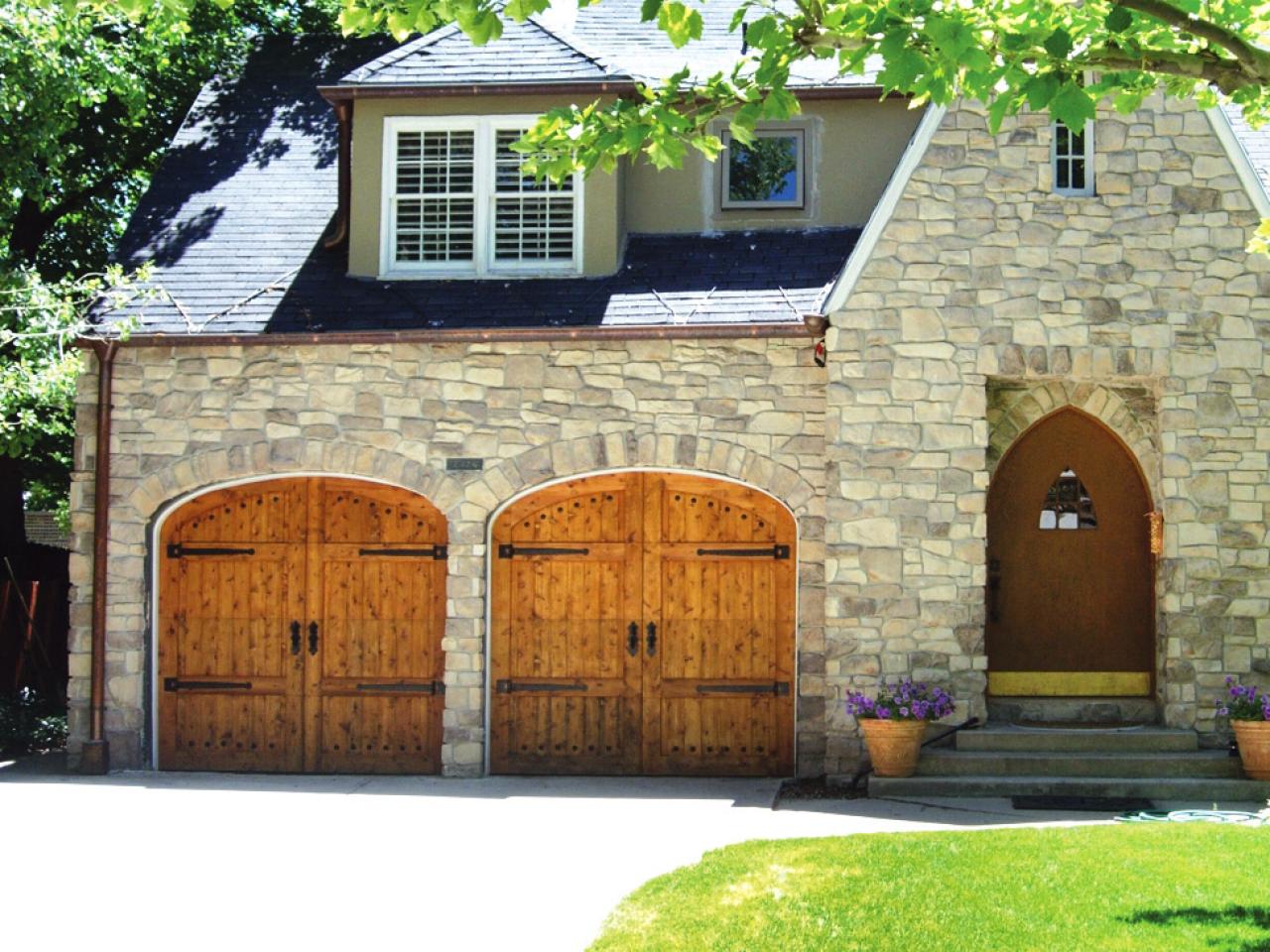 Creatice Garage Door Ideas Diy for Large Space