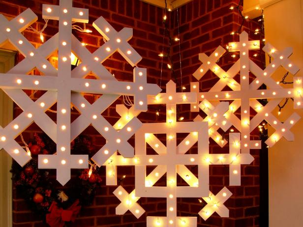 Outdoor Christmas Decorations and DIY Christmas Lighting Ideas | DIY