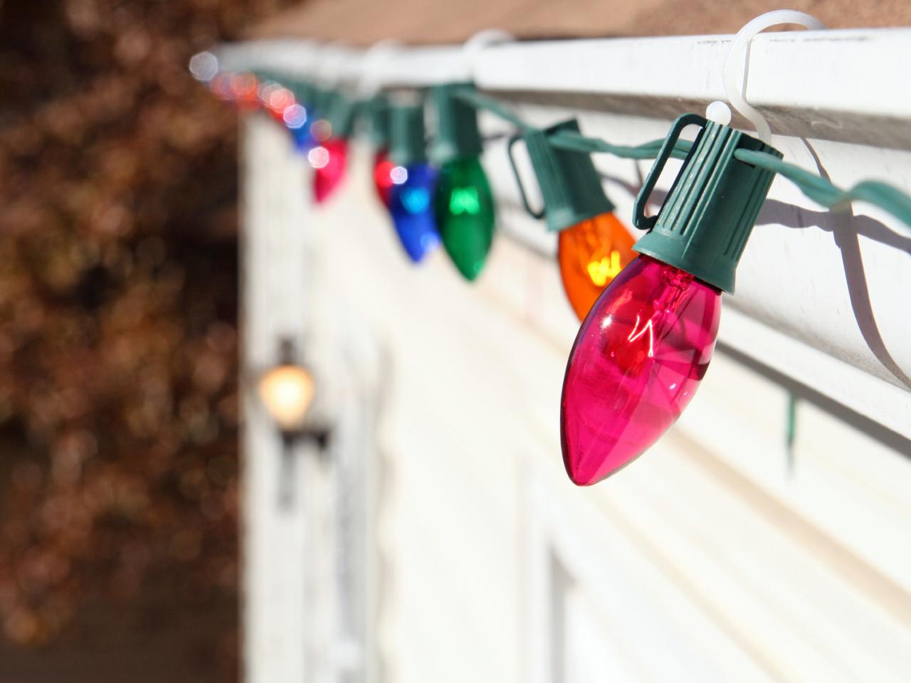 hanging xmas lights