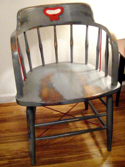 How To Paint Wood Furniture With An Aged Look How Tos Diy