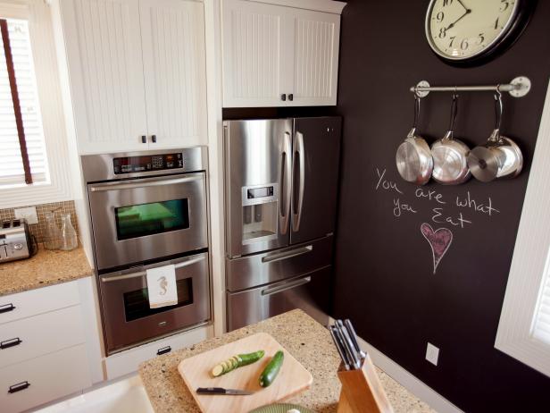 how to paint a kitchen chalkboard wall | how-tos | diy