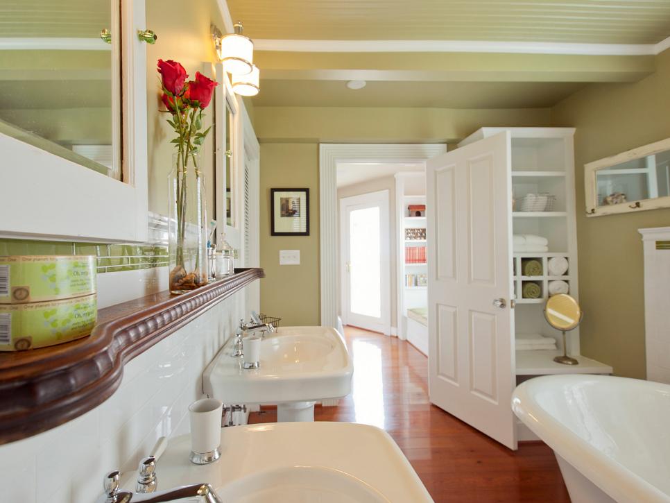 5 ingenious bathroom hacks to achieve a better layout