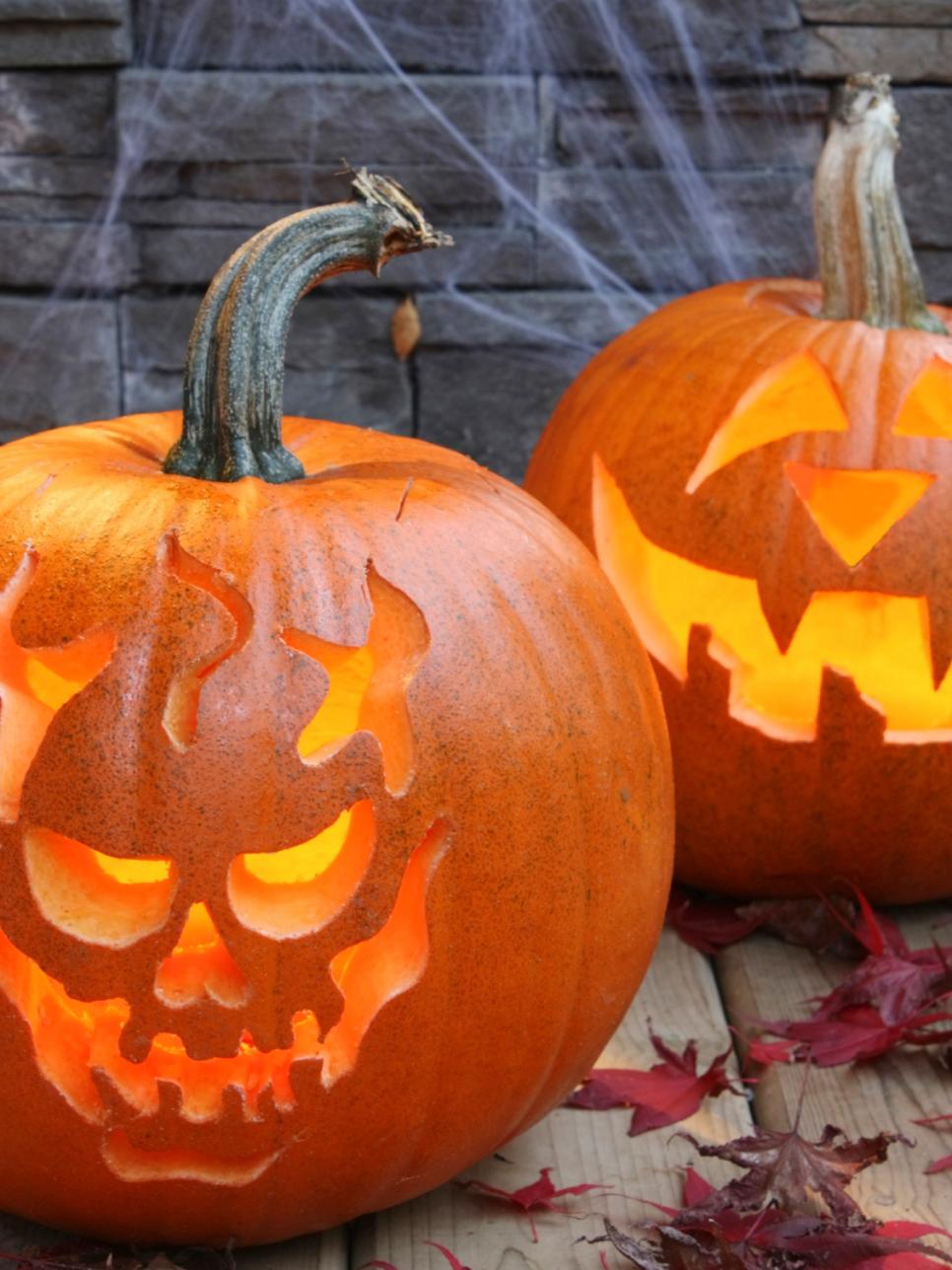 22 Traditional Pumpkin Carving Ideas | DIY