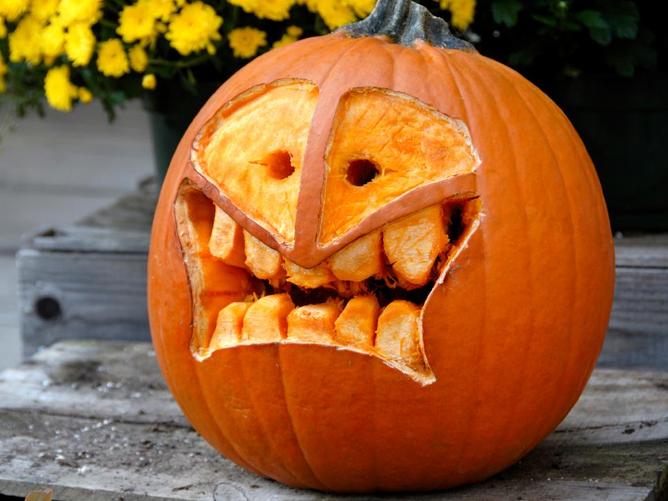22 Traditional Pumpkin Carving Ideas | DIY