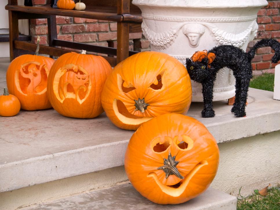 22 Traditional Pumpkin Carving Ideas | DIY