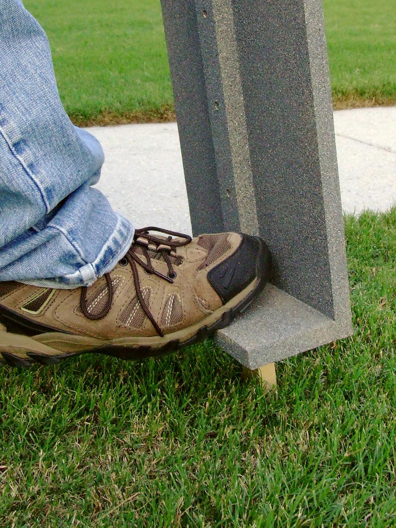 halloween-decoration-how-to-make-a-wooden-tombstone-how-tos-diy