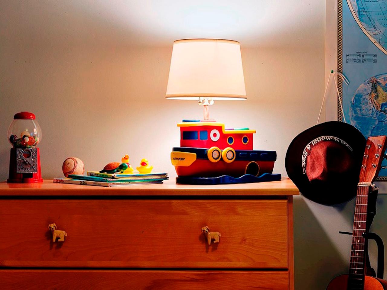 Upcycled Lamp From An Old Toy, Diy Wood Magnetic Table Lamp