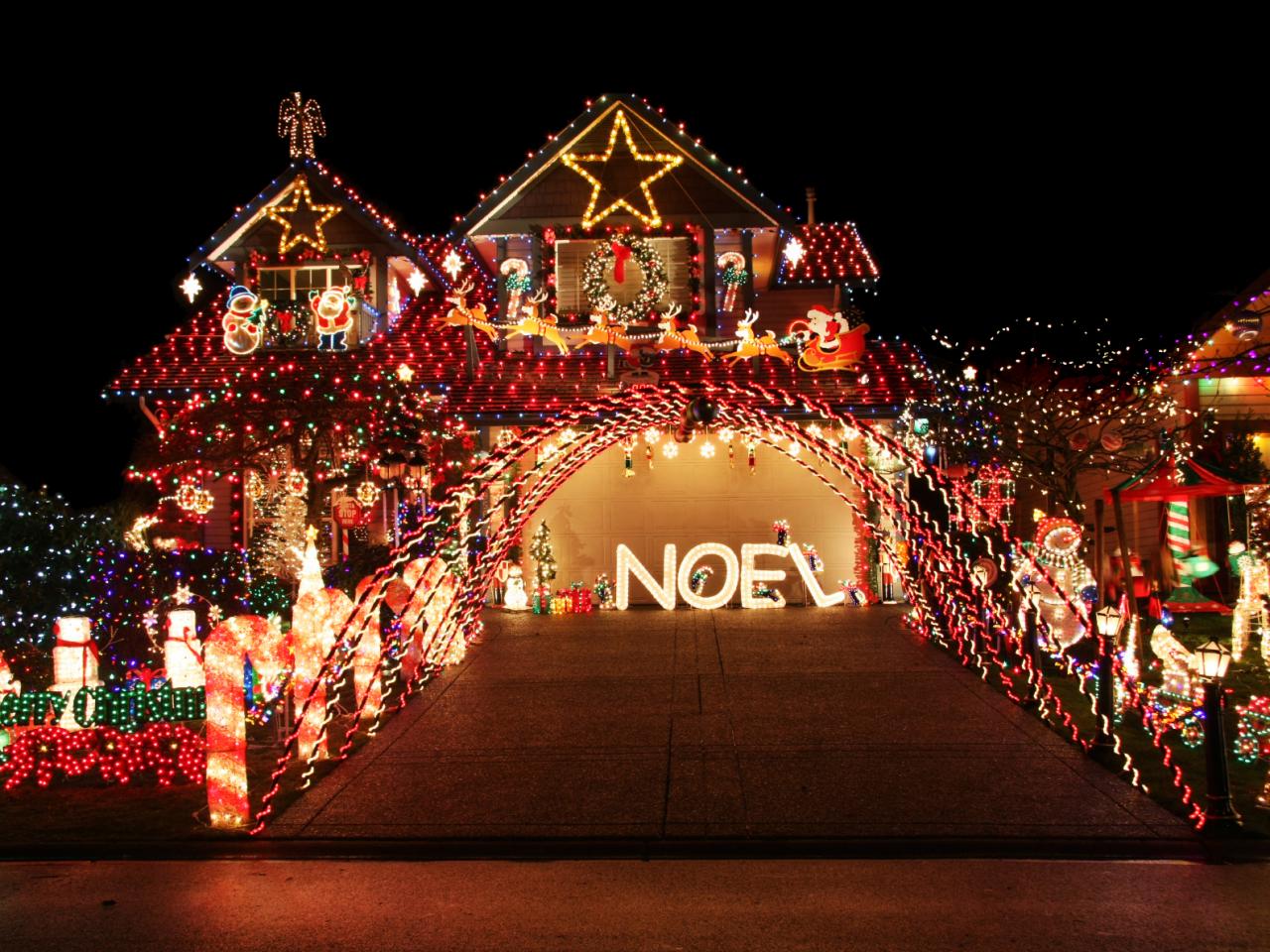 red and white exterior christmas lights