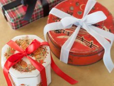 Different types of Christmas cookie tin wrapping aranged in a photo.