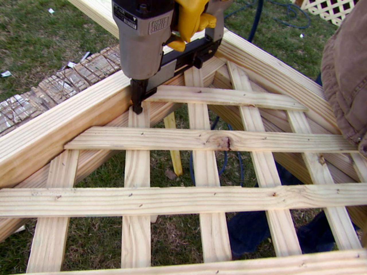 Installing Deck Lattice how-tos DIY